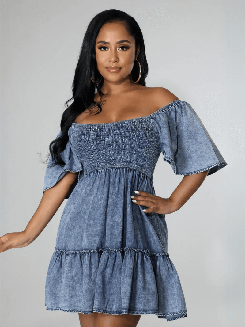 Classic Vintage Dress with a Flattering Fit