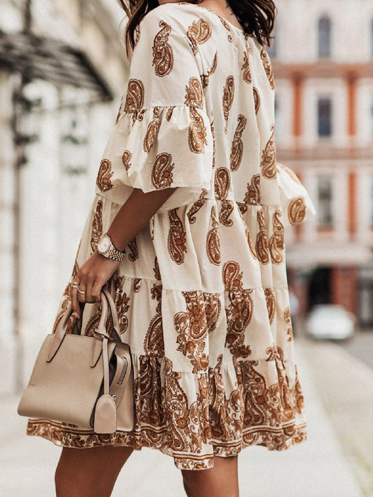 Classic Vintage Dress with a Flattering Fit