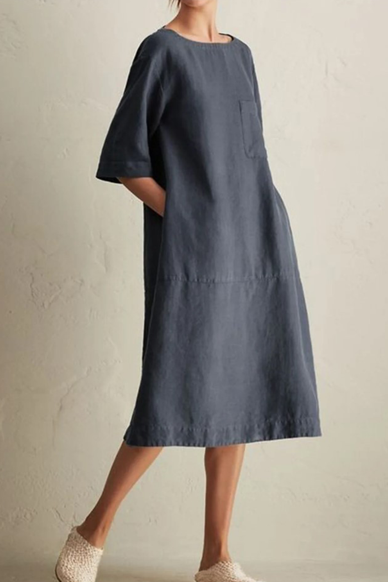 Classic Vintage Dress with a Flattering Fit