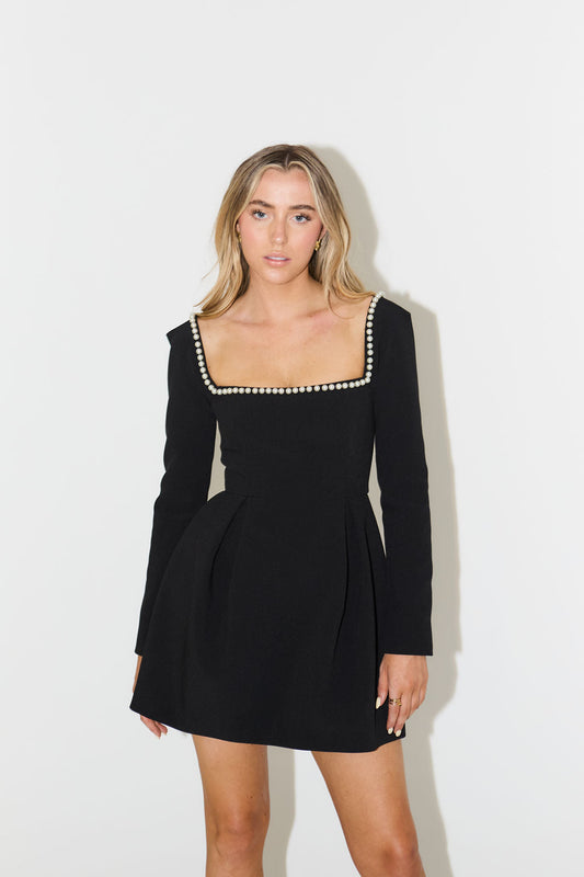Classic Vintage Dress with a Flattering Fit