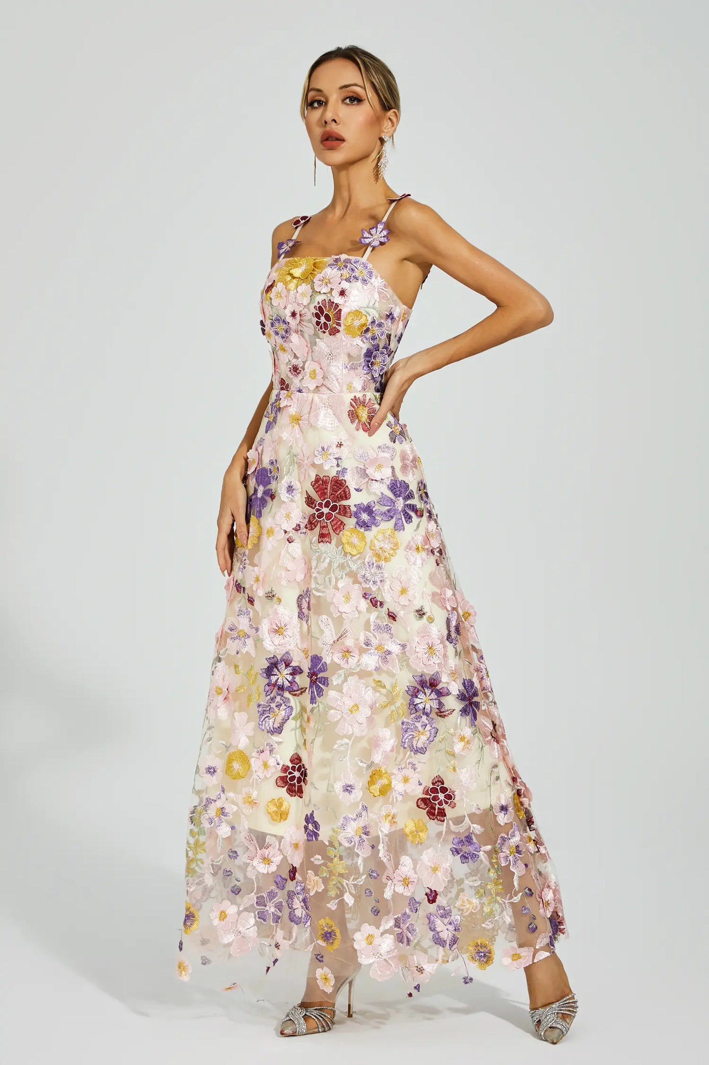 Gracefully Styled Dress for Any Occasion