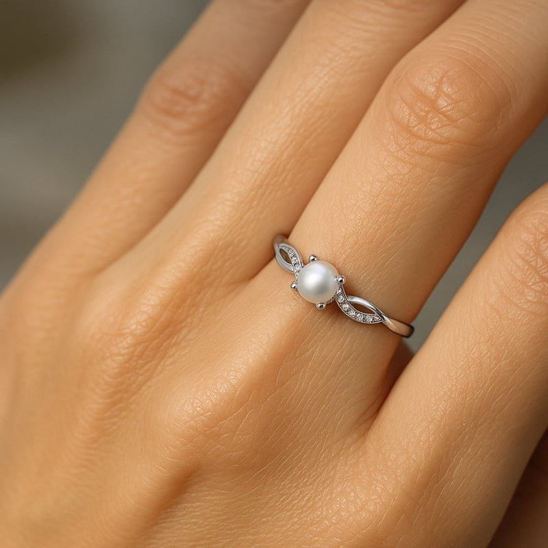 Charming Silver Ring for Any Occasion