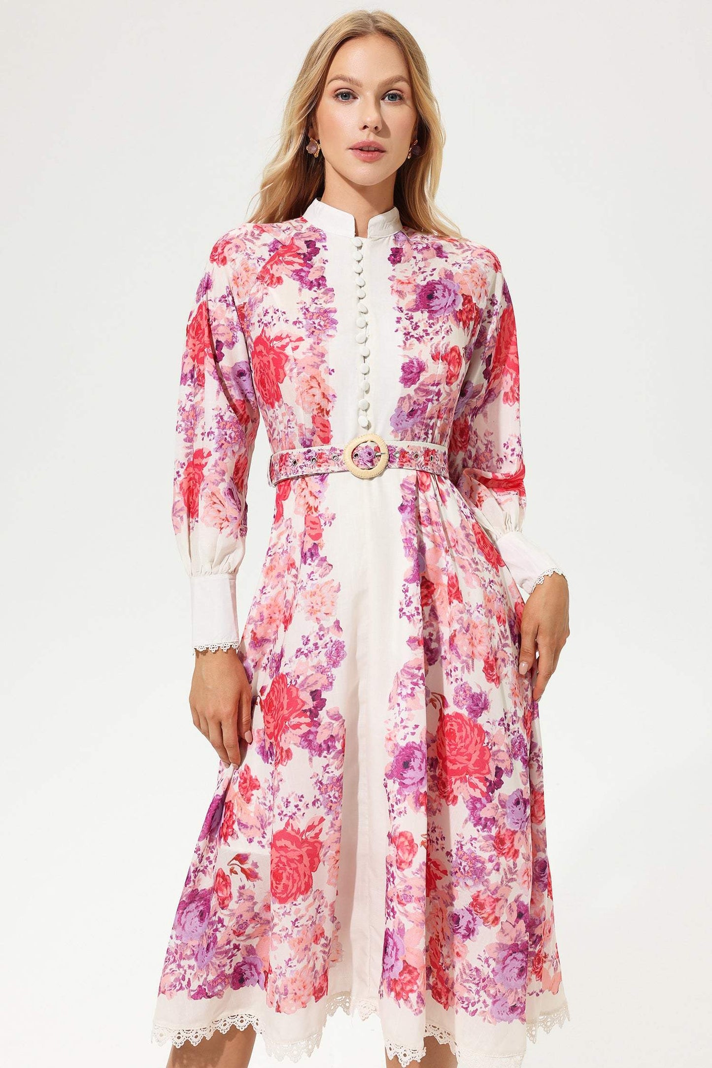 Well Tailored Dress with a Graceful Silhouette