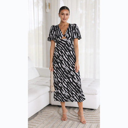 Gracefully Styled Dress for Any Occasion