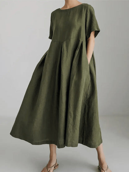 Well Tailored Dress with a Graceful Silhouette