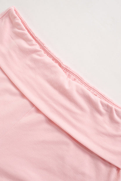 Effortlessly Elegant Pants with a Timeless Design