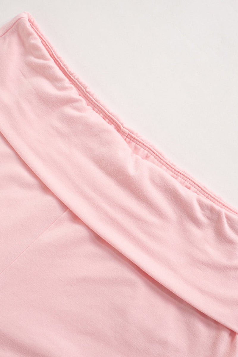 Effortlessly Elegant Pants with a Timeless Design
