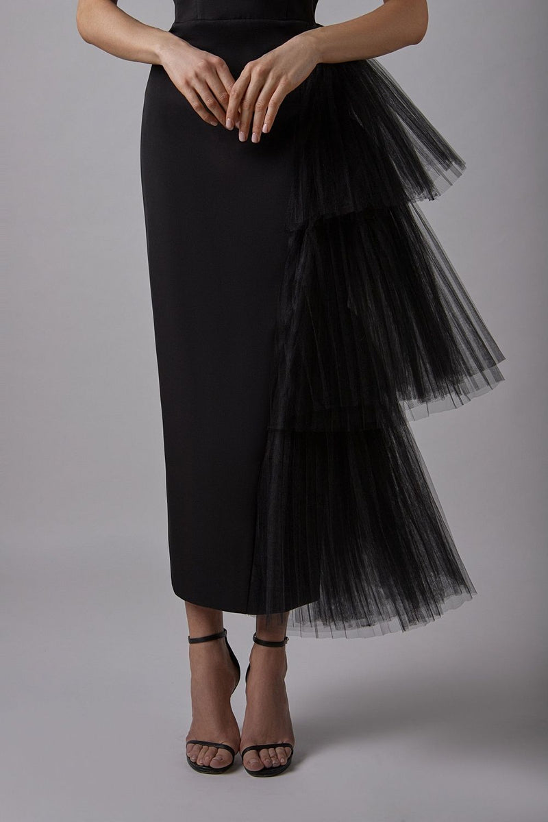 Gracefully Styled Dress for Any Occasion