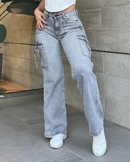 Effortlessly Elegant Pants with a Timeless Design