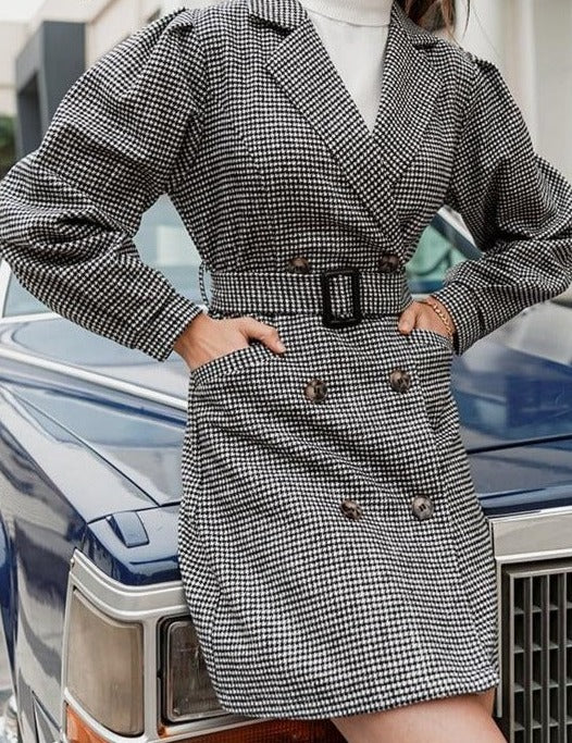 Classic Vintage Dress with a Flattering Fit