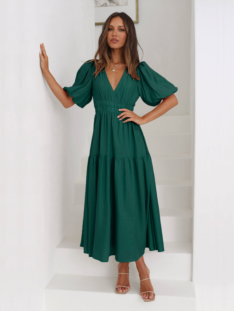 Well Tailored Dress with a Graceful Silhouette