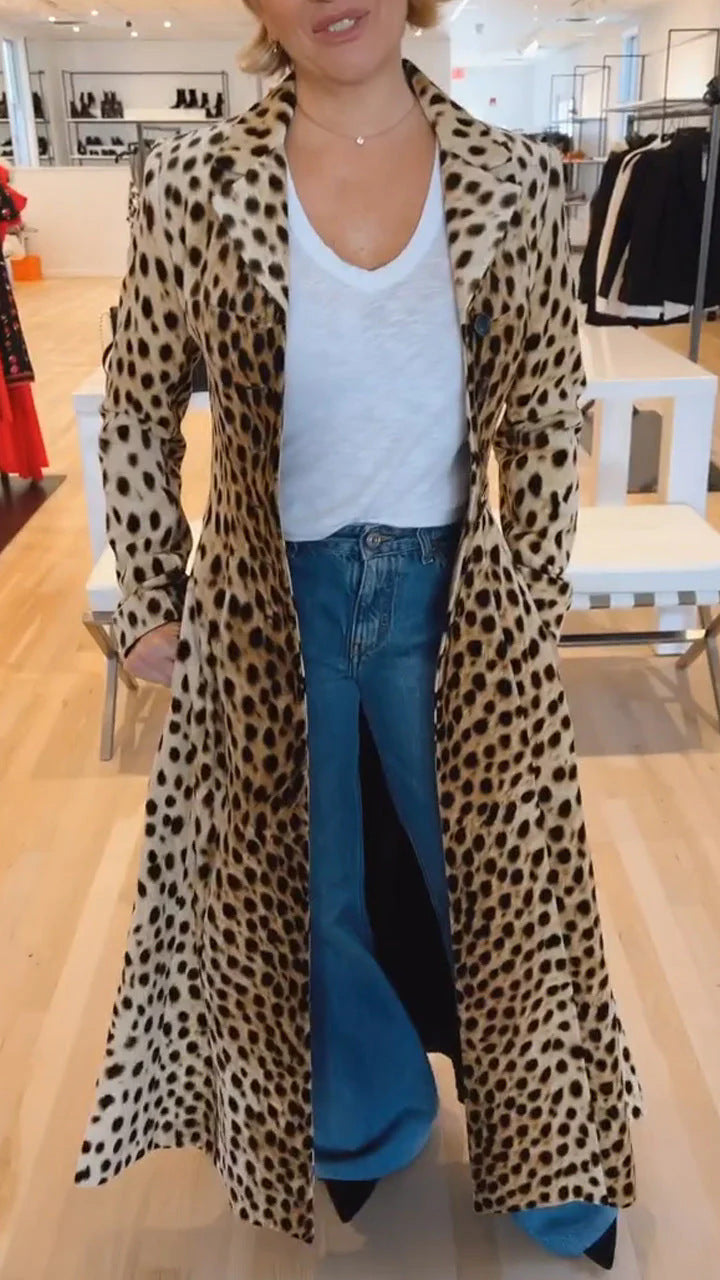 Gracefully Styled Coat for Any Occasion