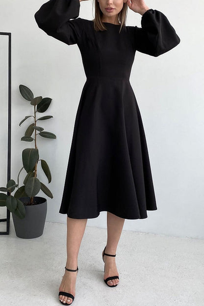 Classic Vintage Dress with a Flattering Fit