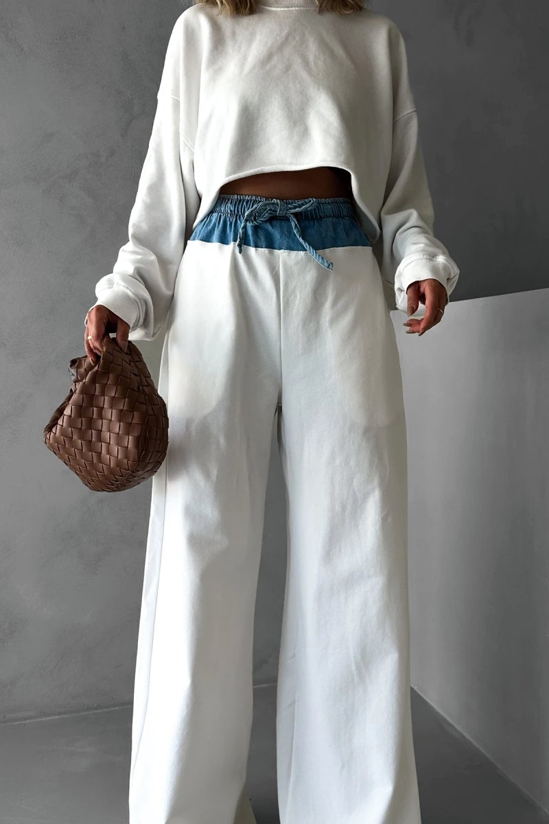Well Tailored Pullover with a Graceful Silhouette