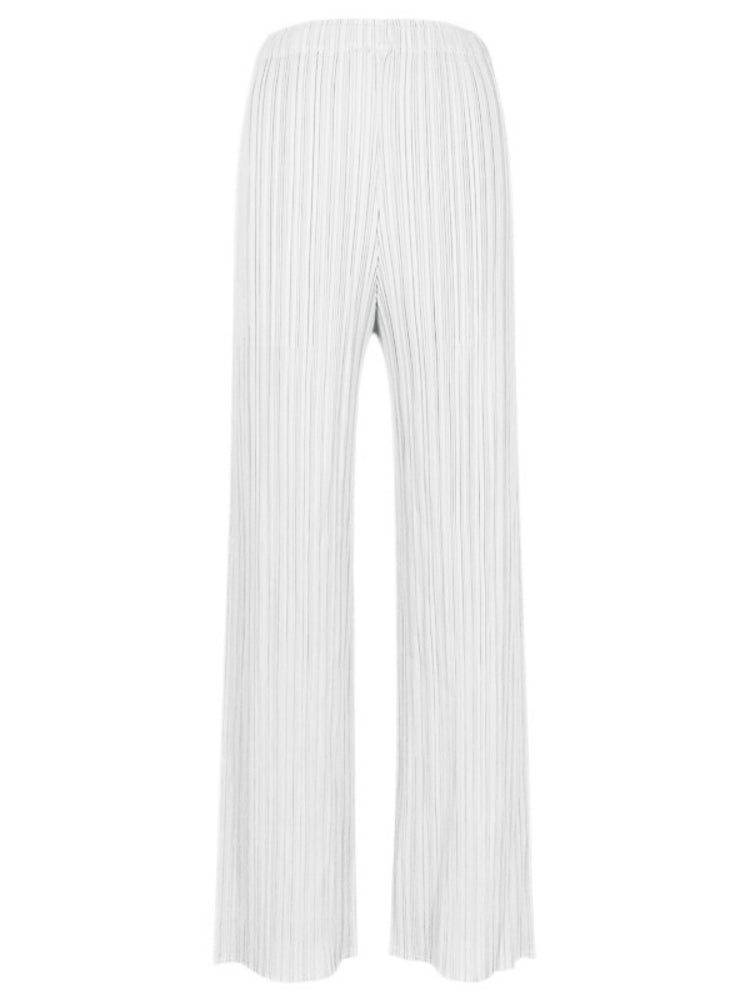 Well Tailored Pants with a Graceful Silhouette