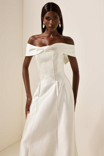 Polished Dress with an Effortless Classic Look