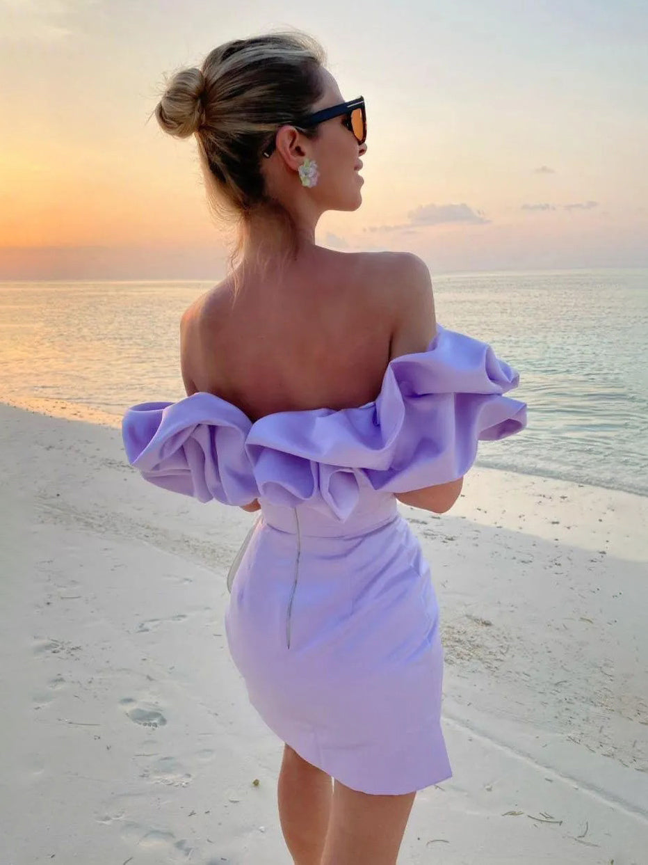 Beautifully Finished Dress in a Timeless Design