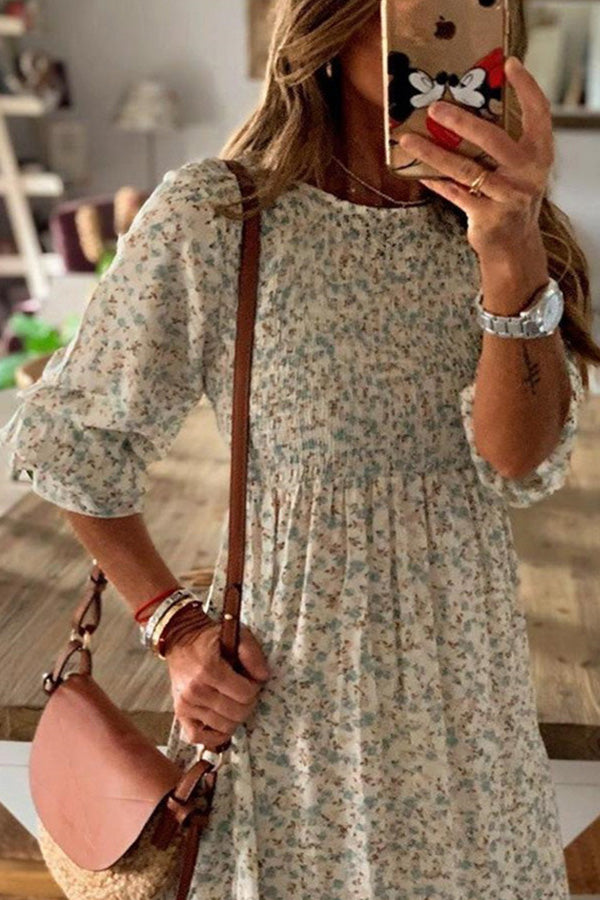 Effortlessly Elegant Dress with a Timeless Design