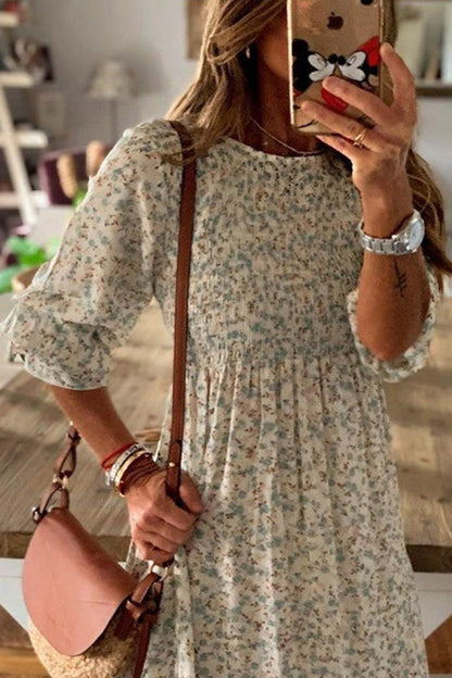Effortlessly Elegant Dress with a Timeless Design