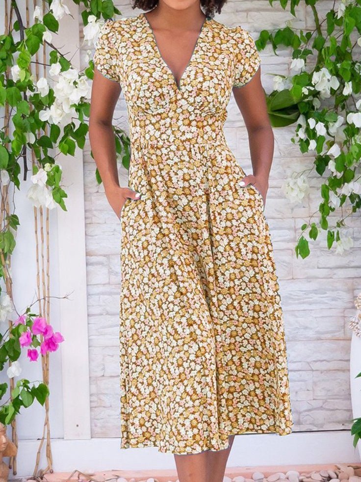 Classic Vintage Dress with a Flattering Fit