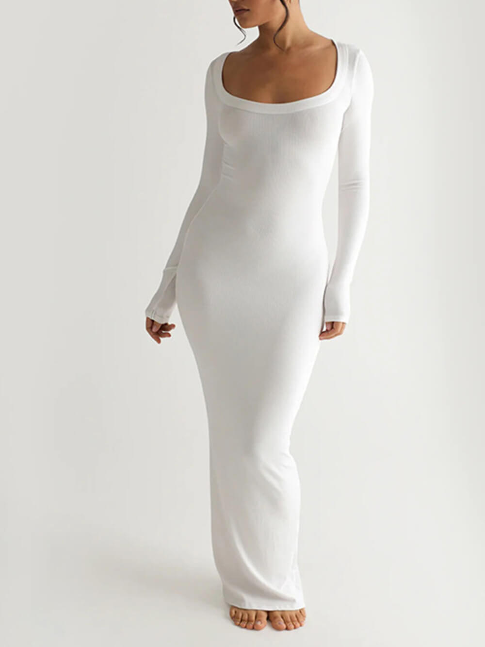 Beautifully Finished Dress in a Timeless Design