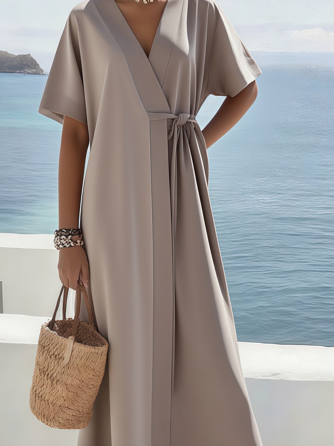 Well Tailored Dress with a Graceful Silhouette