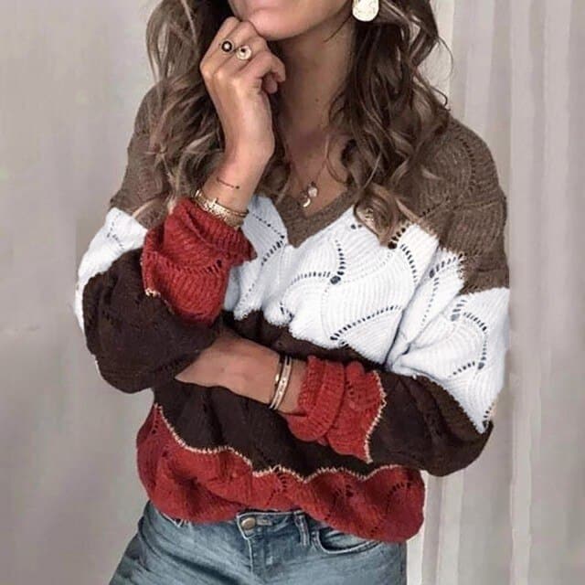 Well Tailored Sweater with a Graceful Silhouette