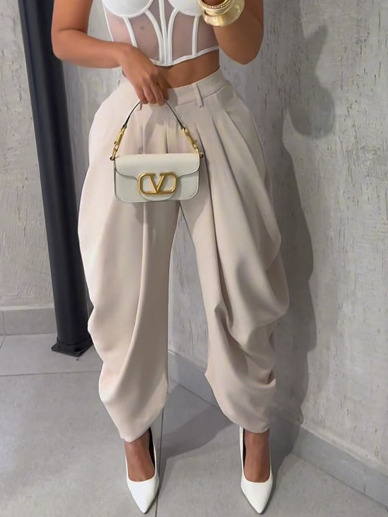 Classic Vintage Pants with a Flattering Fit
