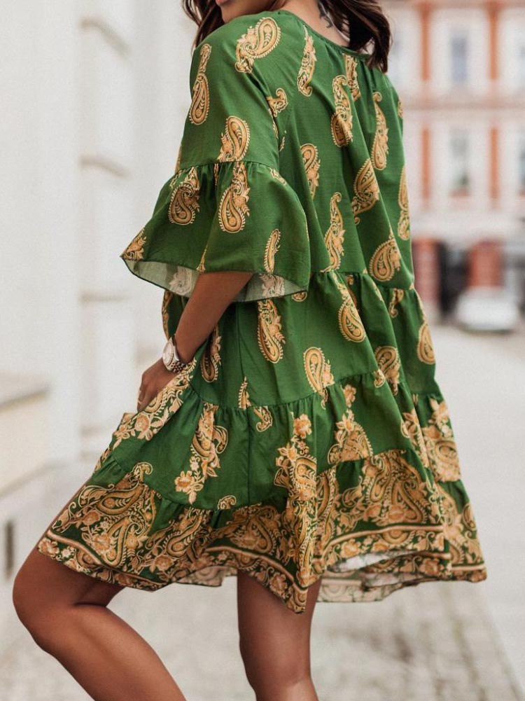 Well Tailored Dress with a Graceful Silhouette