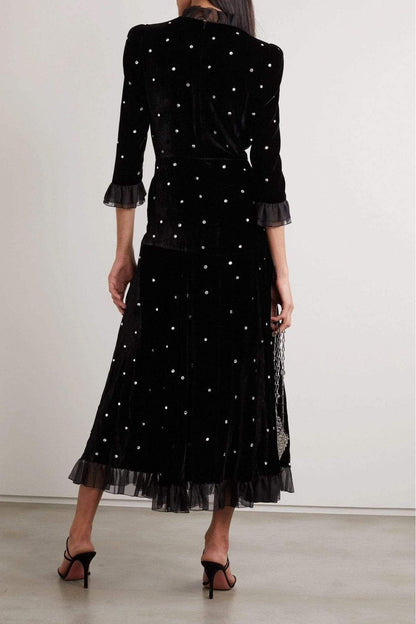 Classic Vintage Dress with a Flattering Fit