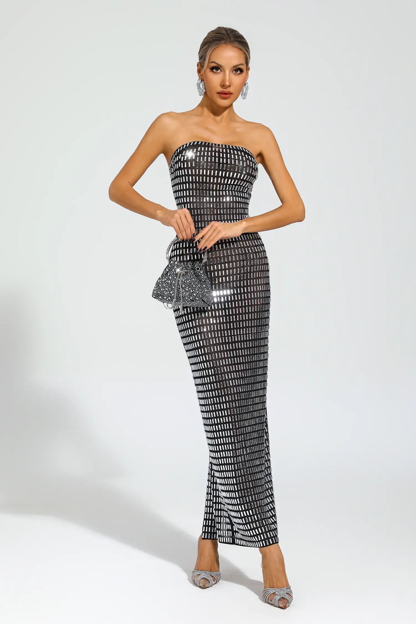 Gracefully Styled Dress for Any Occasion