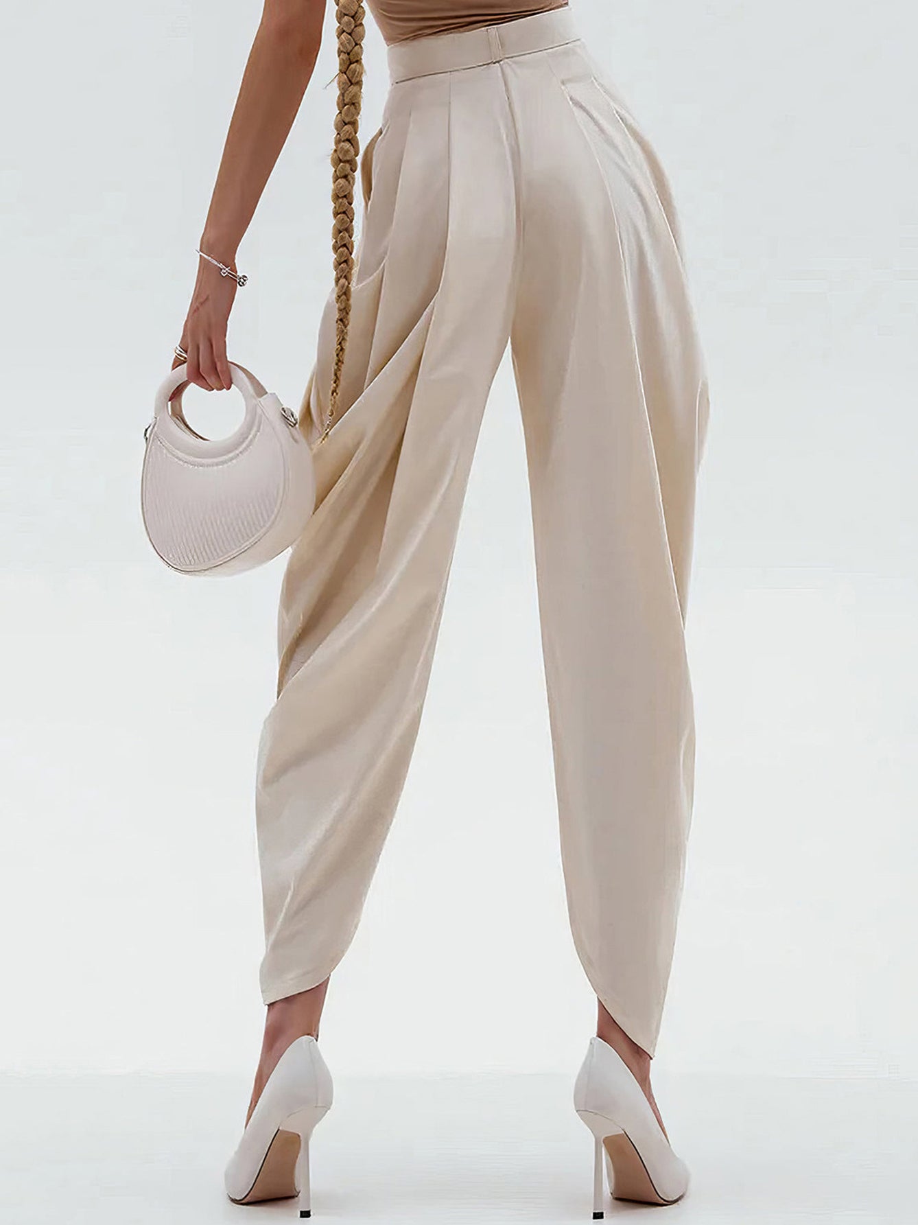 Classic Vintage Pants with a Flattering Fit