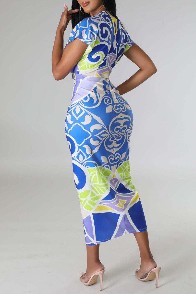 Well Tailored Dress with a Graceful Silhouette