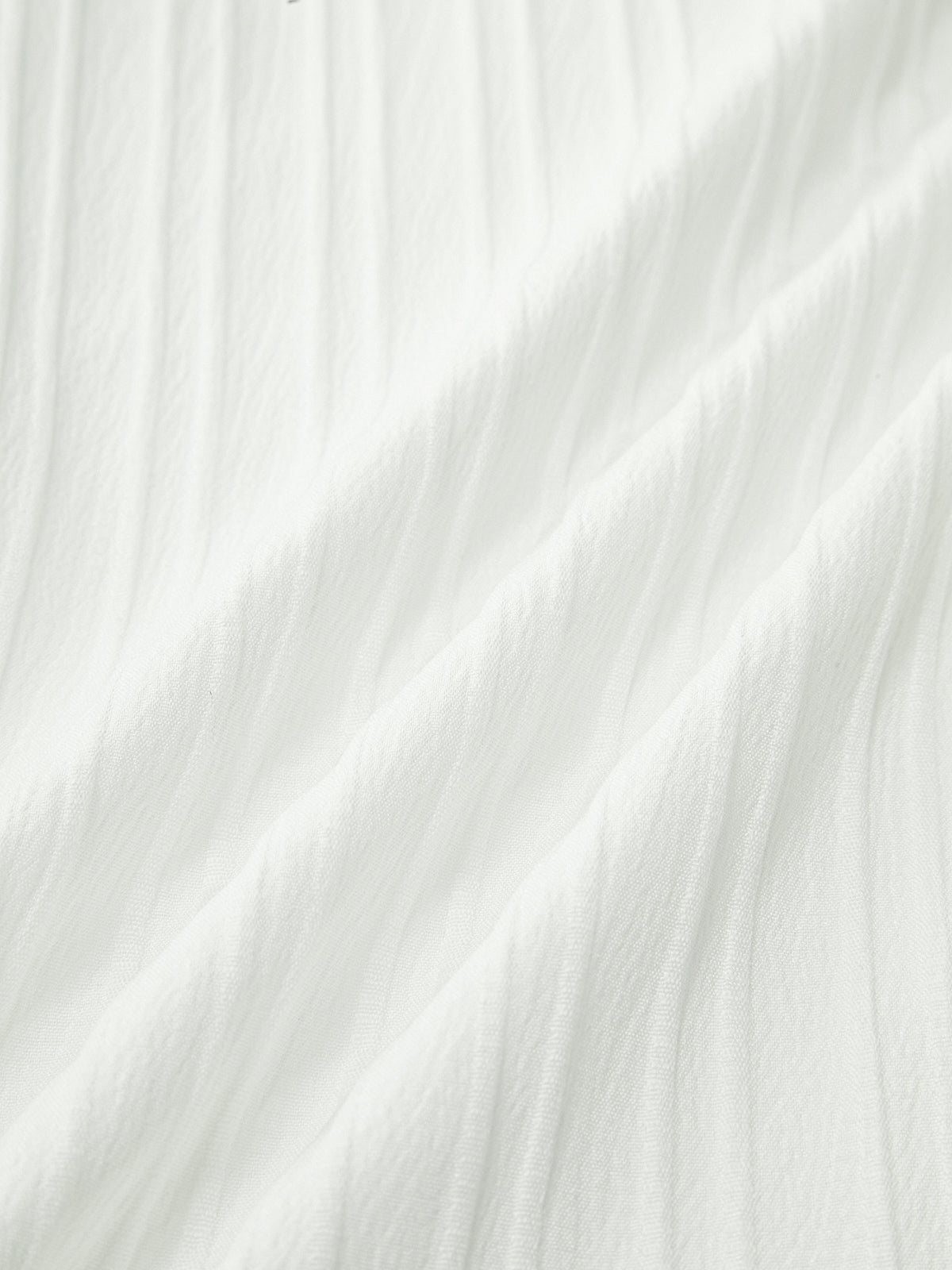 Effortlessly Elegant Pants with a Timeless Design