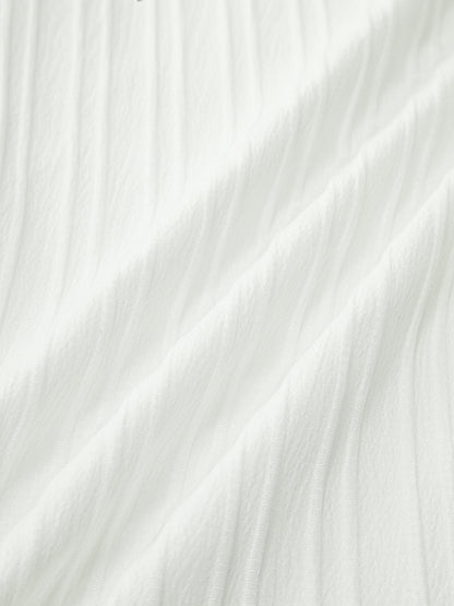 Effortlessly Elegant Pants with a Timeless Design