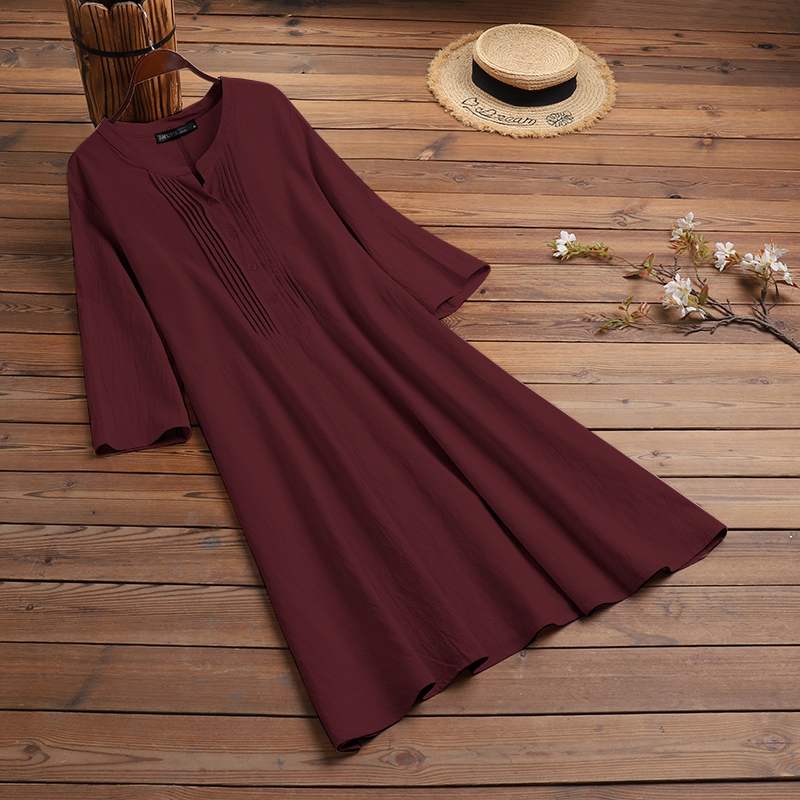 Classic Vintage Dress with a Flattering Fit