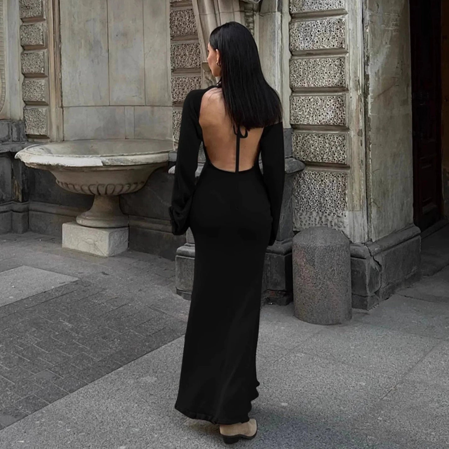 Beautifully Crafted Dress in a Classic Style