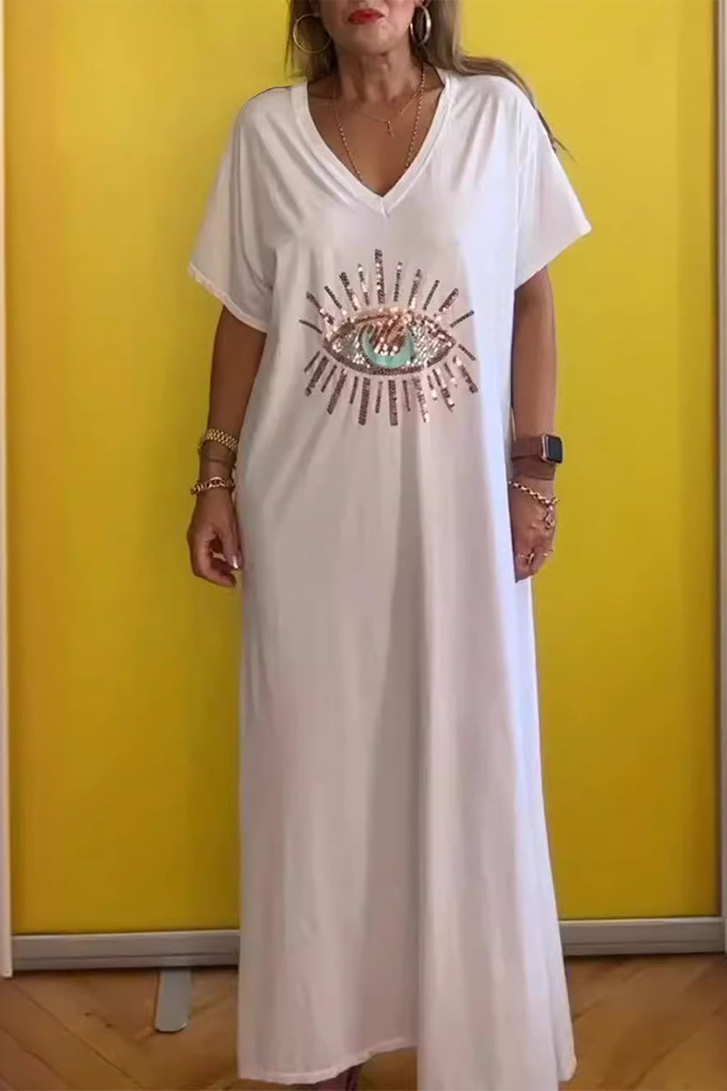 Beautifully Finished Dress in a Timeless Design