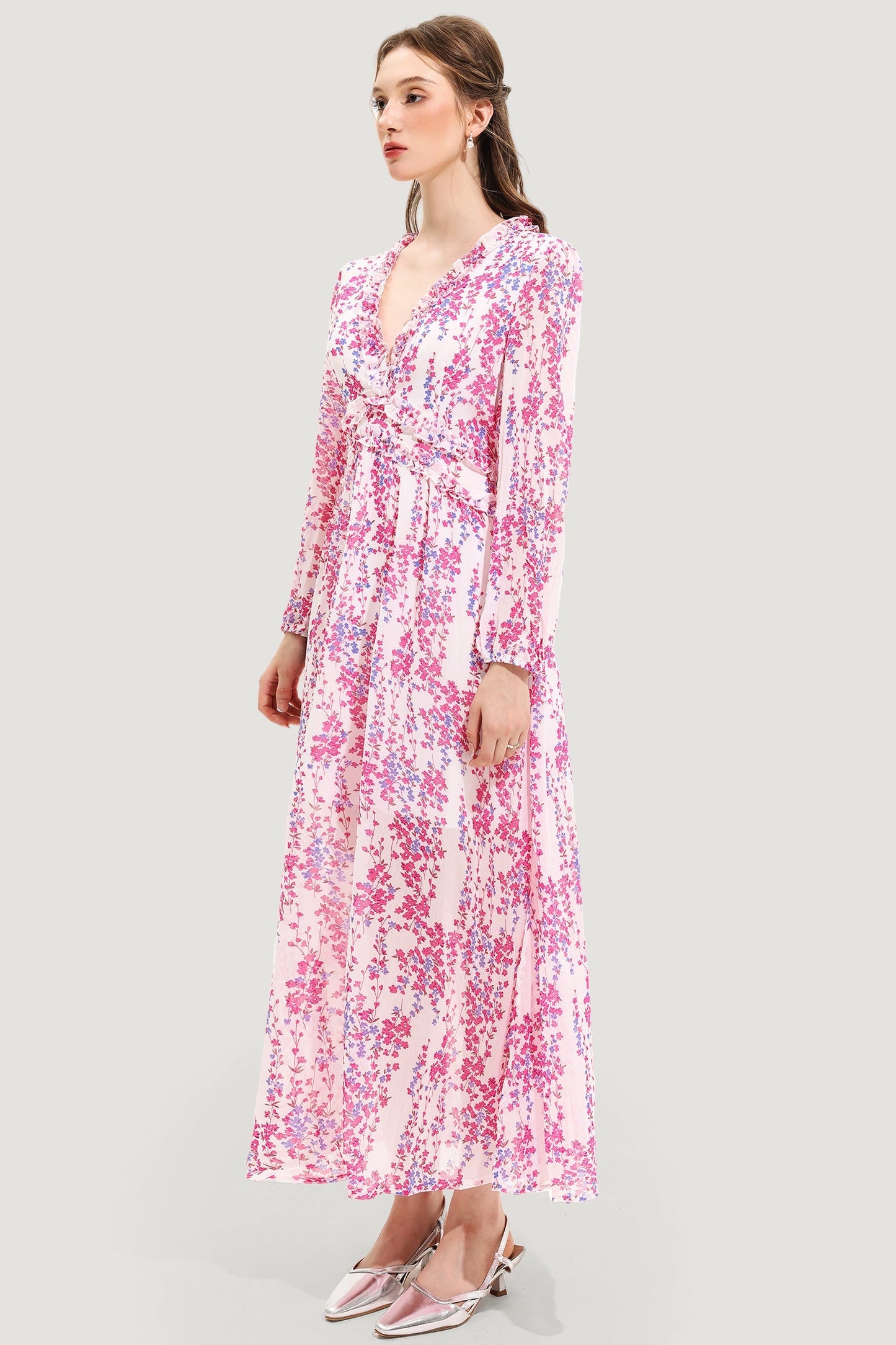 Gracefully Styled Dress for Any Occasion