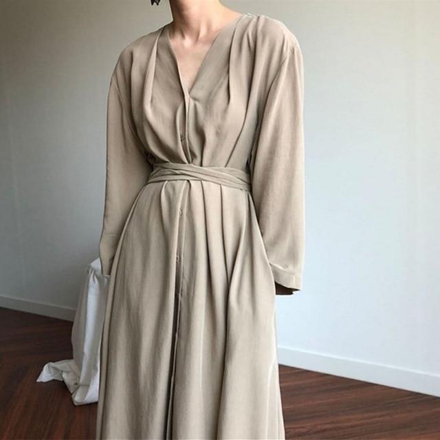 Effortlessly Elegant Dress with a Timeless Design
