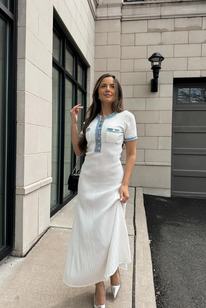 Beautifully Finished Dress in a Timeless Design