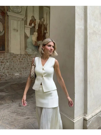 Effortlessly Elegant Garment with a Timeless Design