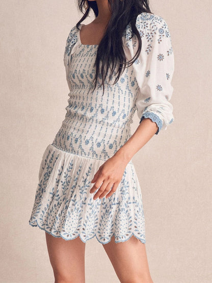 Classic Vintage Dress with a Flattering Fit