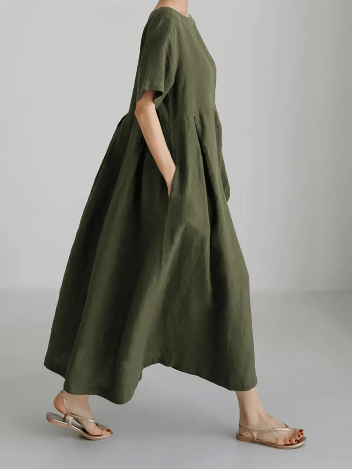 Well Tailored Dress with a Graceful Silhouette