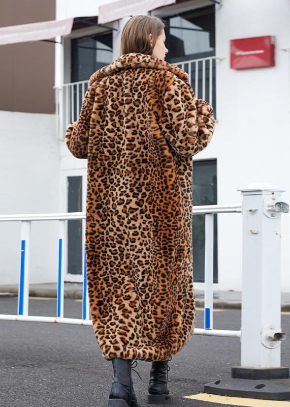 Beautifully Finished Coat in a Timeless Design