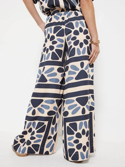 Sophisticated Pants with a Clean Classic Look