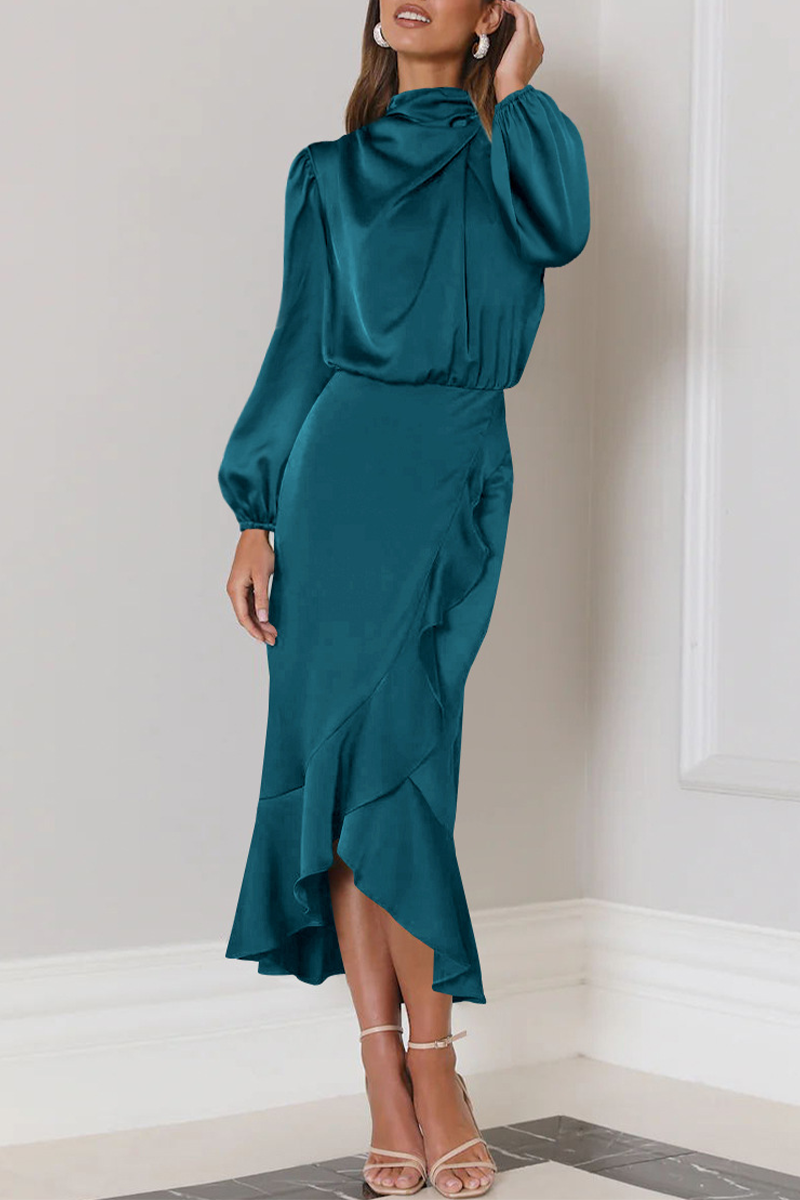 Beautifully Finished Dress in a Timeless Design