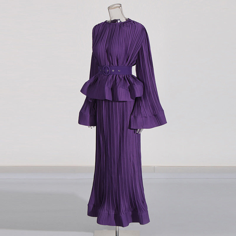 Well Tailored Pants with a Graceful Silhouette