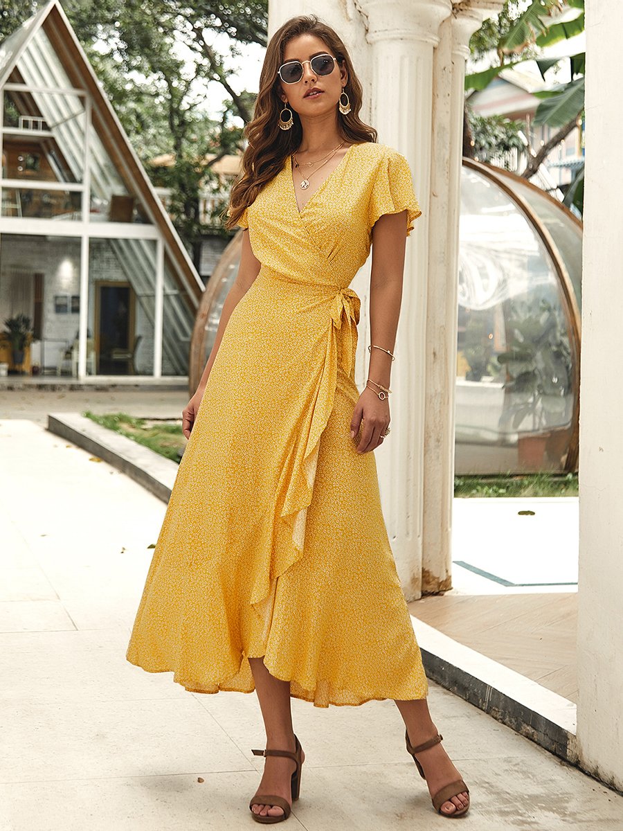 Beautifully Finished Dress in a Timeless Design