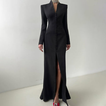 Beautifully Finished Dress in a Timeless Design